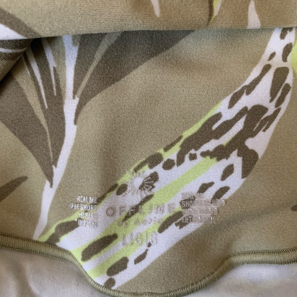 Offline by Aerie Real Me Bike Shorts Keylime Large - Picture 4 of 5